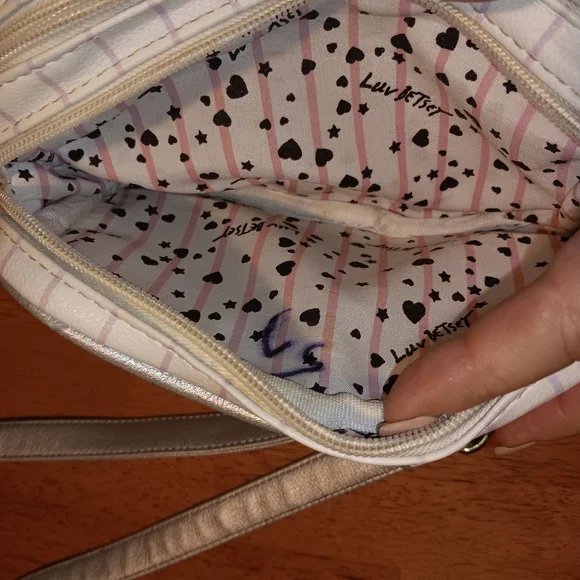 EUC LUV BETSEY BY BETSEY JOHNSON Pink Quilted Crossbody Bag Embroided Hearts - Picture 6 of 9